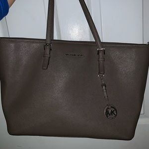 Michael Kors jet set travel bag